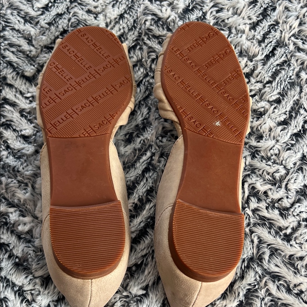 Women's Beige Open-Toe Flats NWOT - Picture 3 of 4